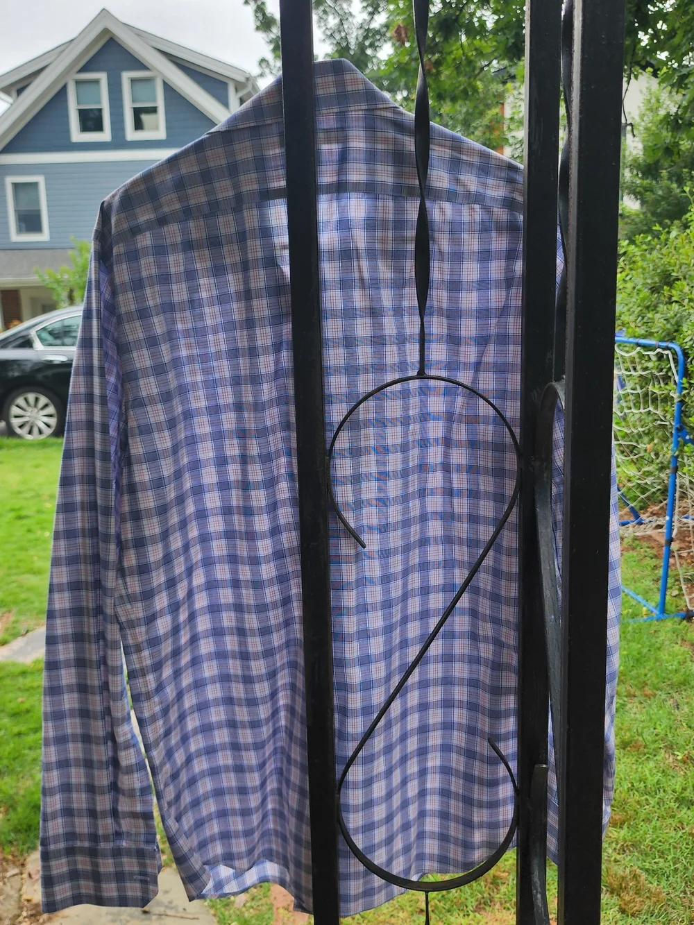 Banana Republic Men's Long Sleeve Button Down Shirt. Size Medium.